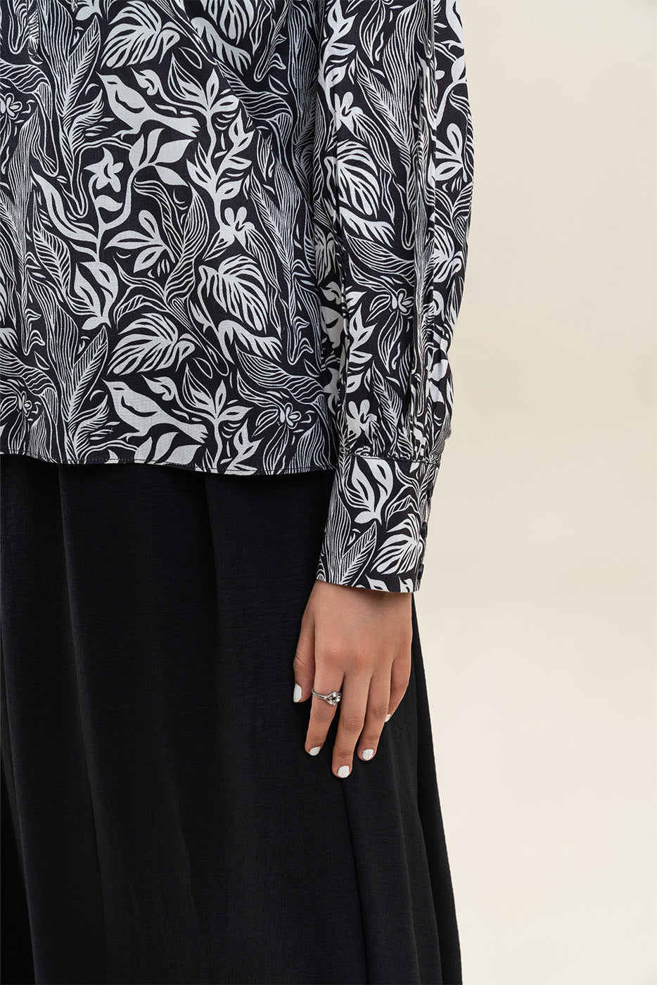 COLLAR PRINTED BLOUSE