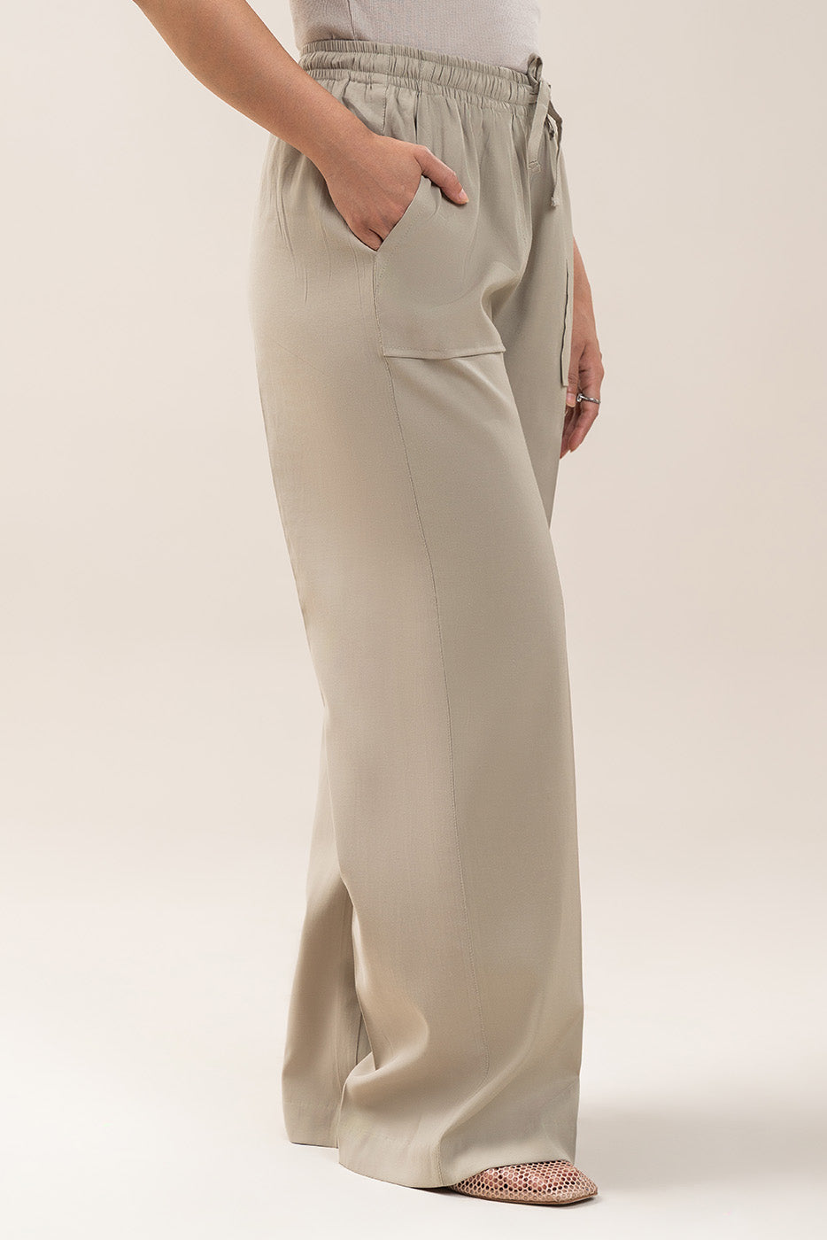 WIDE LEG TROUSER