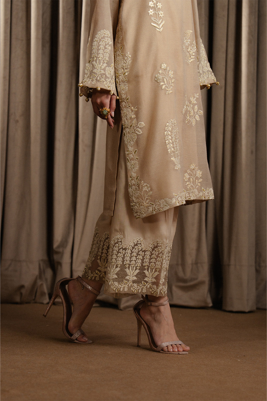 2 PIECE EMBROIDERED COTTON NET SUIT (LUXURY-PRET)