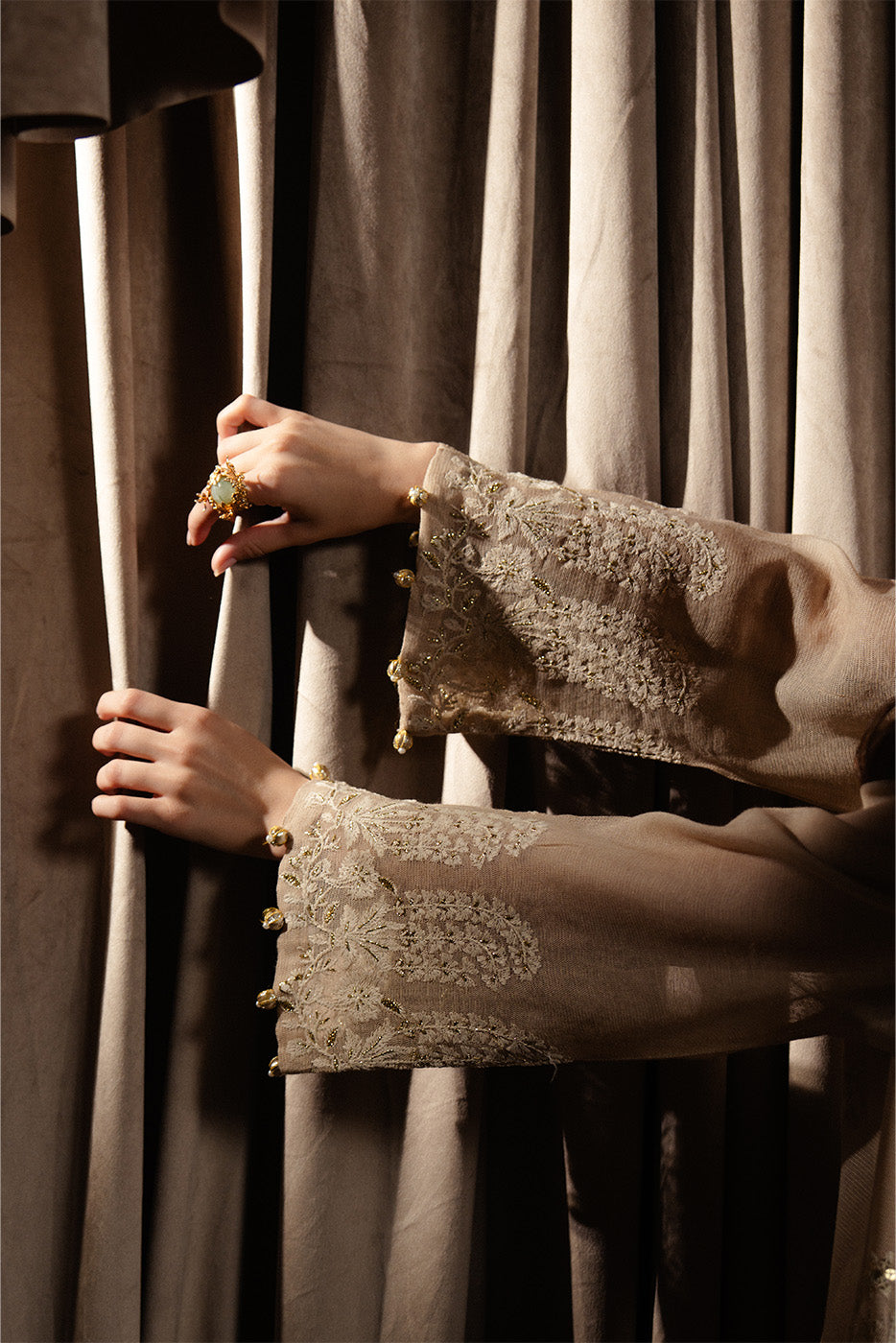 2 PIECE EMBROIDERED COTTON NET SUIT (LUXURY-PRET)