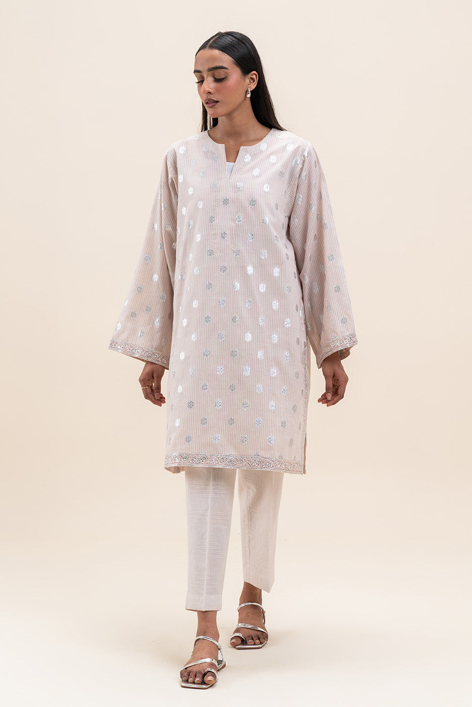 2 PIECE EMBROIDERED LURIX JACQUARD SUIT (PRET)