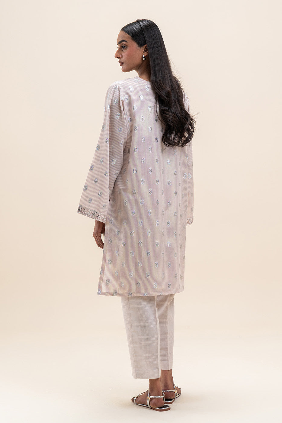 2 PIECE EMBROIDERED LURIX JACQUARD SUIT (PRET)