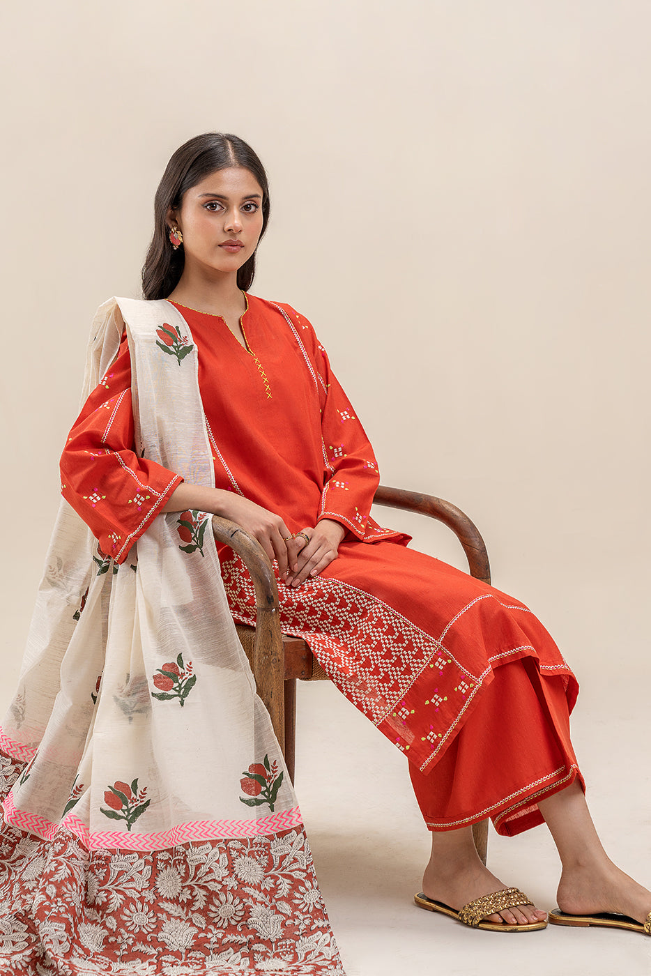 3 PIECE EMBROIDERED KARANDI SUIT (PRET)