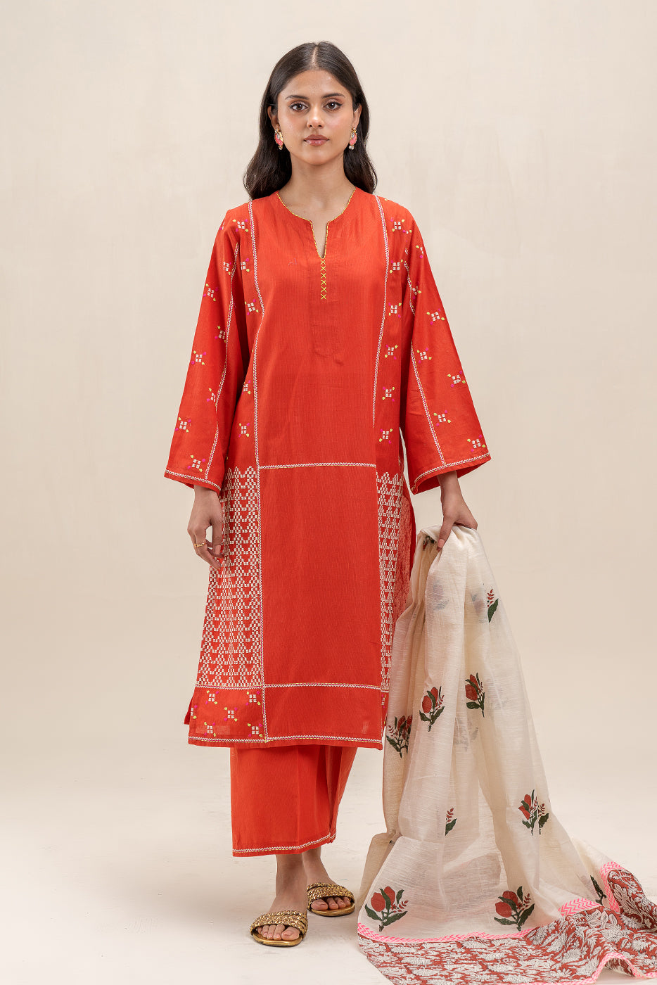 3 PIECE EMBROIDERED KARANDI SUIT (PRET)