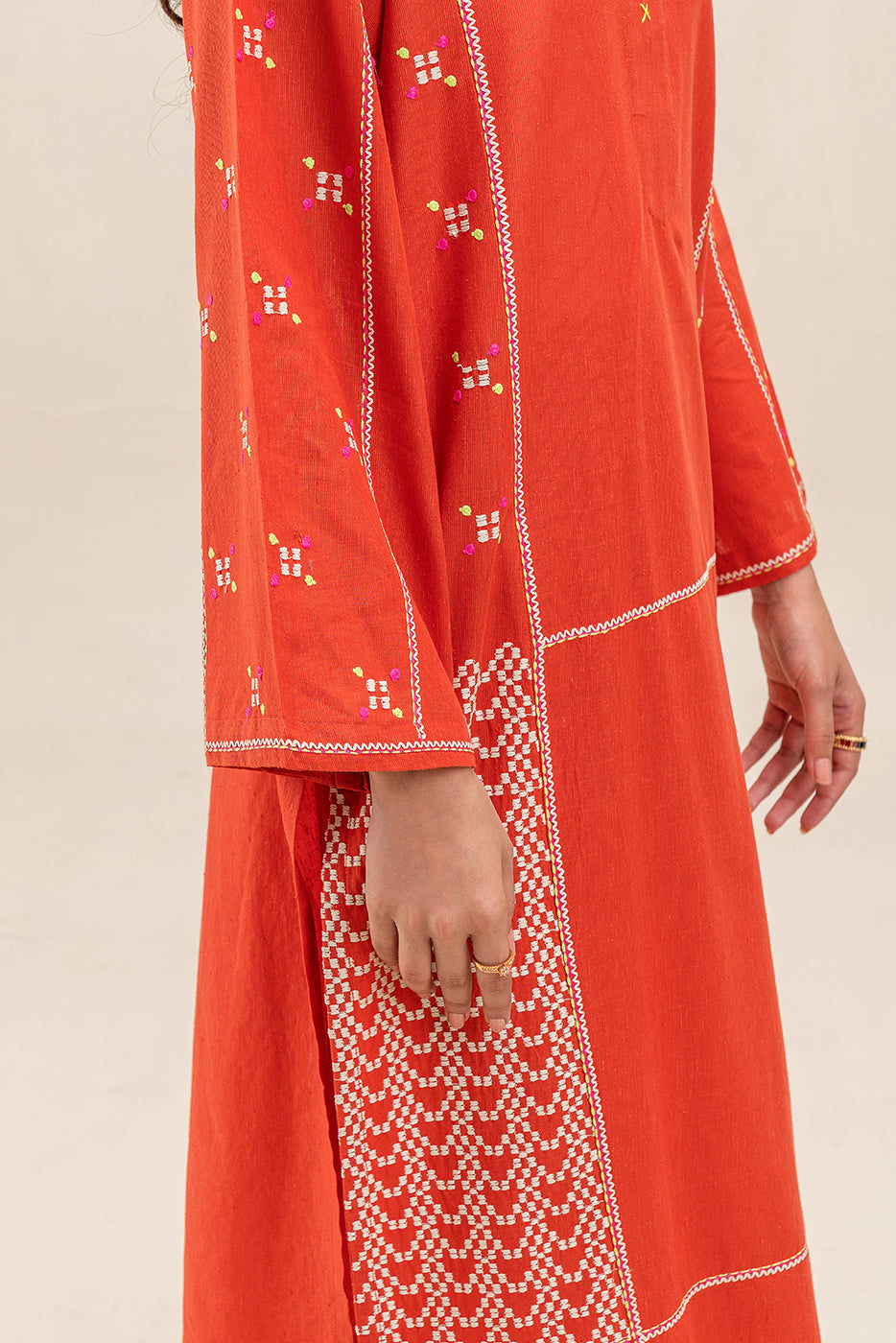 3 PIECE EMBROIDERED KARANDI SUIT (PRET)