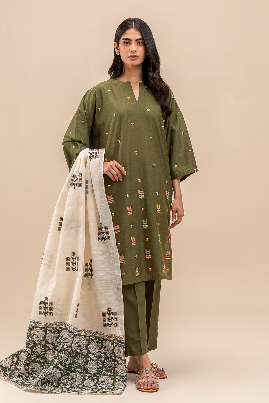 3 PIECE EMBROIDERED KARANDI SUIT (PRET)