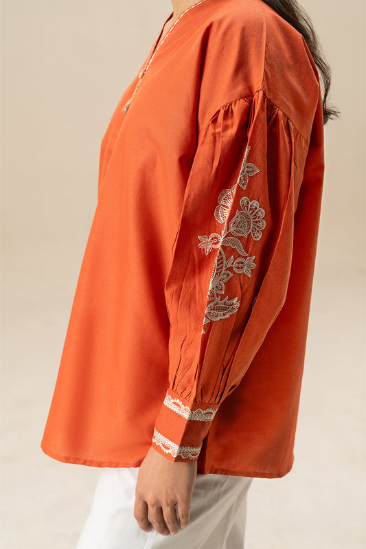 EMBROIDERED CAMBRIC TOP (PRET)