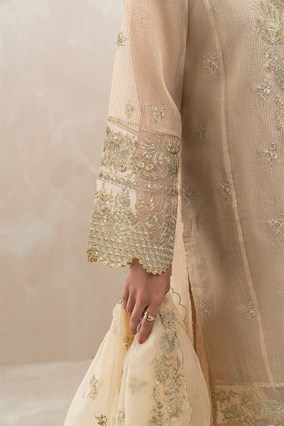 3 PIECE EMBROIDERED ORGANZA BADLA SUIT (LUXURY-PRET)