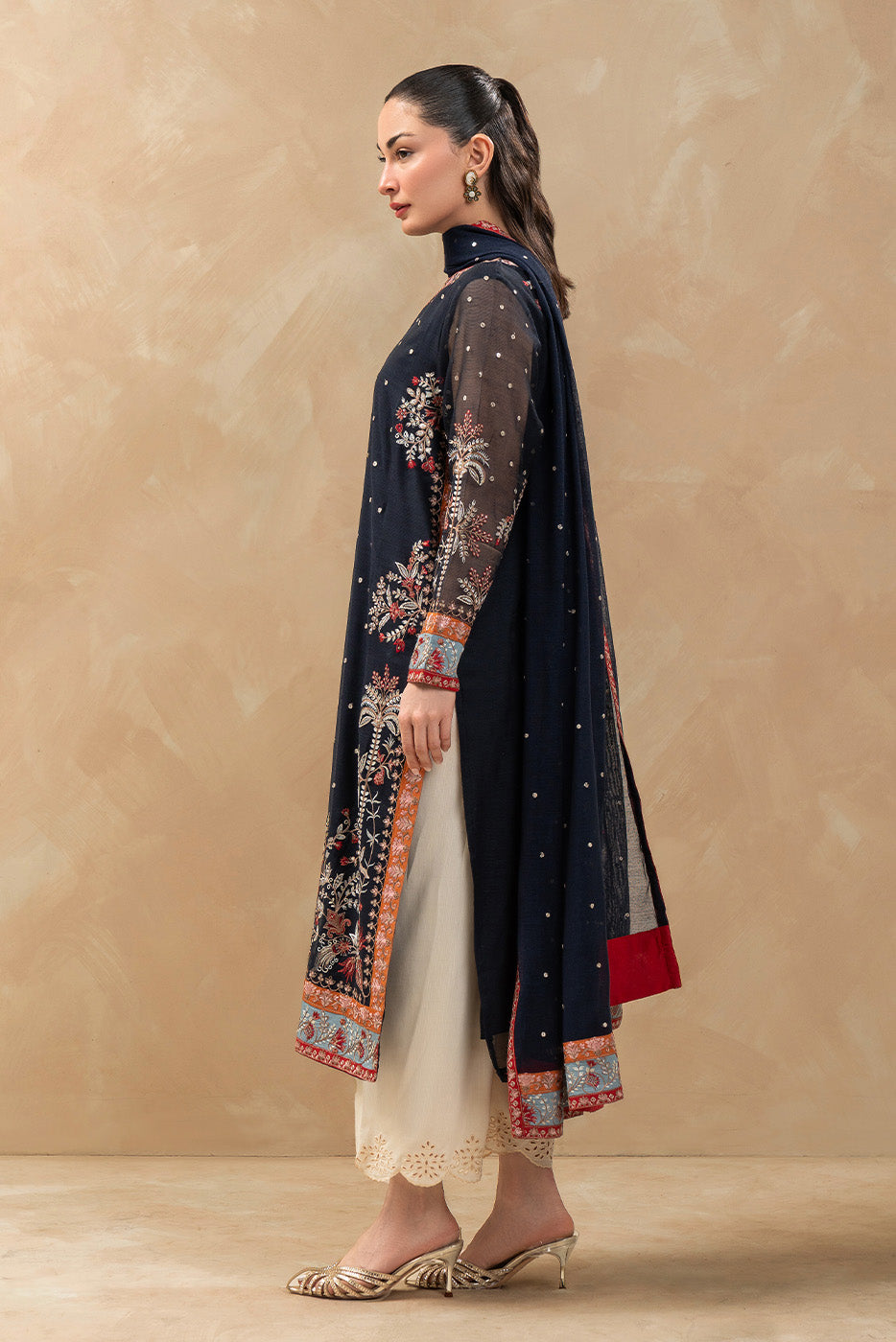 2 PIECE EMBROIDERED ORGANZA SUIT (LUXURY-PRET)