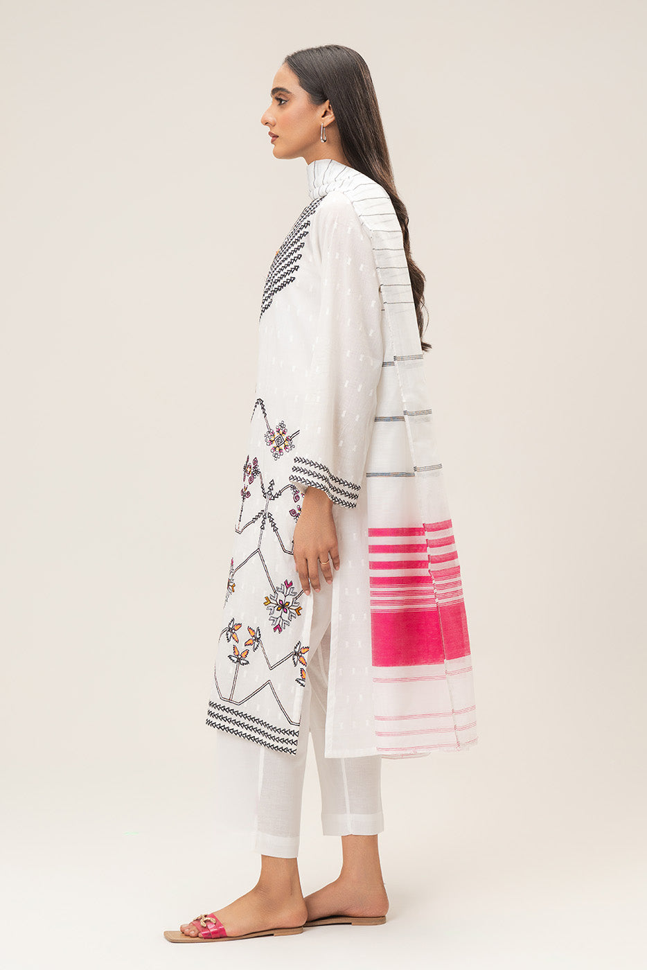 3 PIECE EMBROIDERED BROCHIA SUIT (PRET)