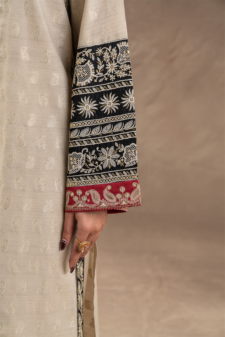 2 PIECE EMBROIDERED FANCY BADLA SUIT (LUXURY PRET)