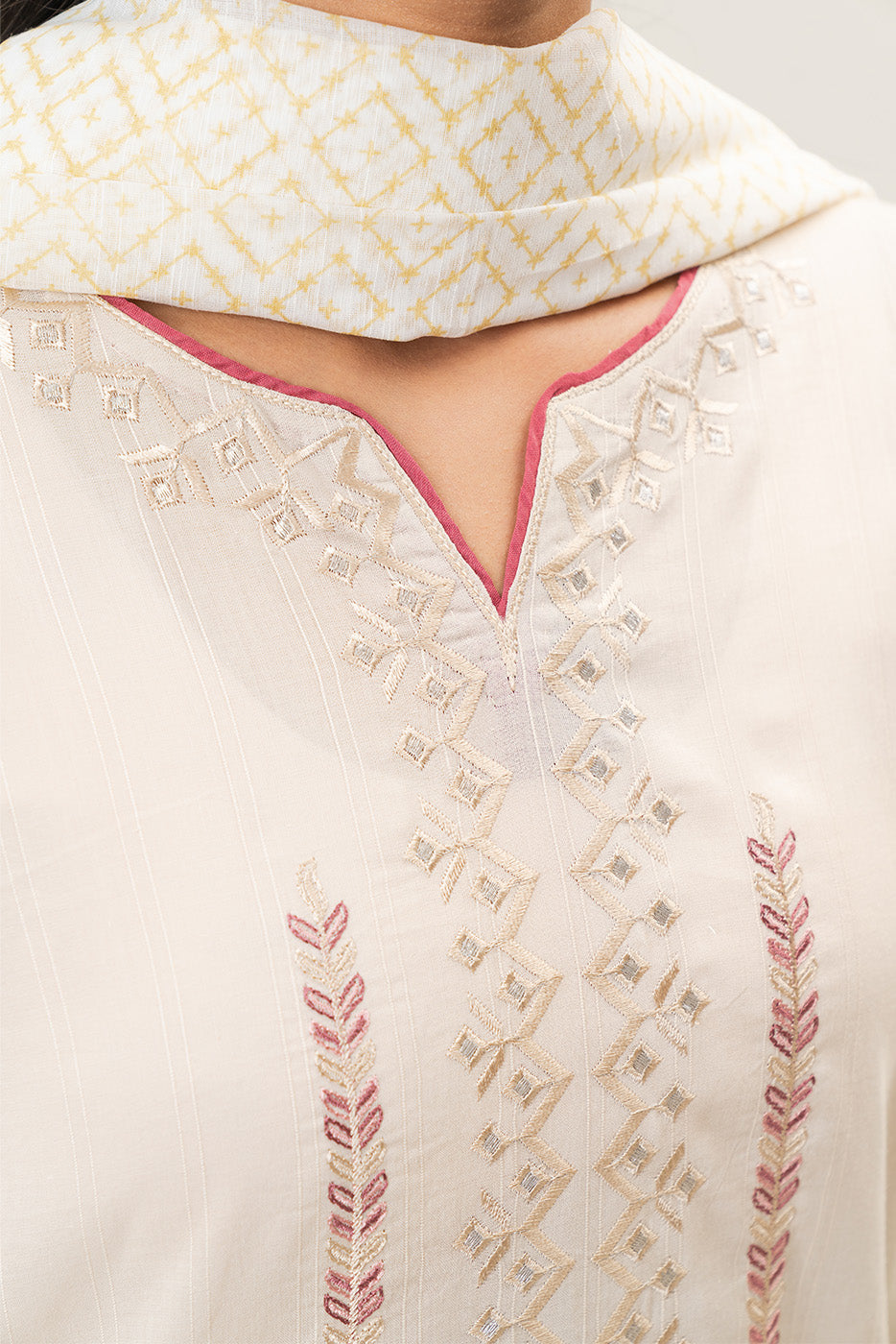 3 PIECE EMBROIDERED DORIA SUIT (PRET)