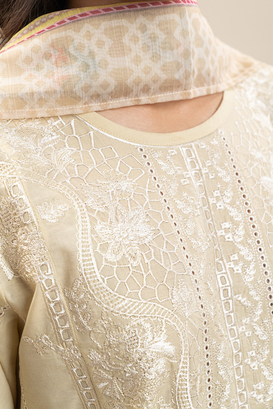 3 PIECE EMBROIDERED LAWN SUIT (PRET)