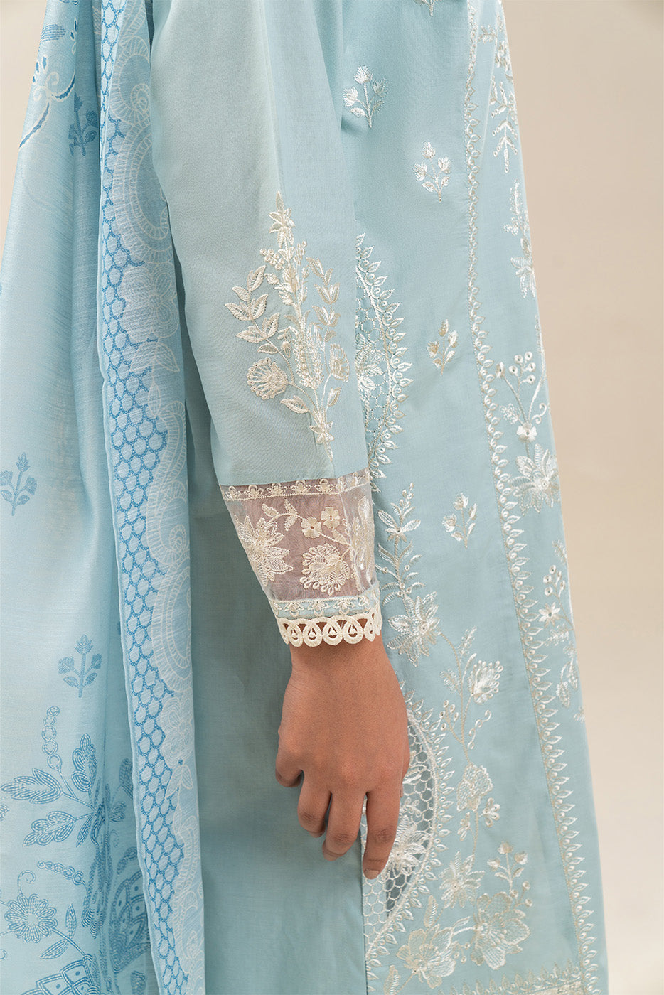 3 PIECE EMBROIDERED LAWN SUIT (PRET)