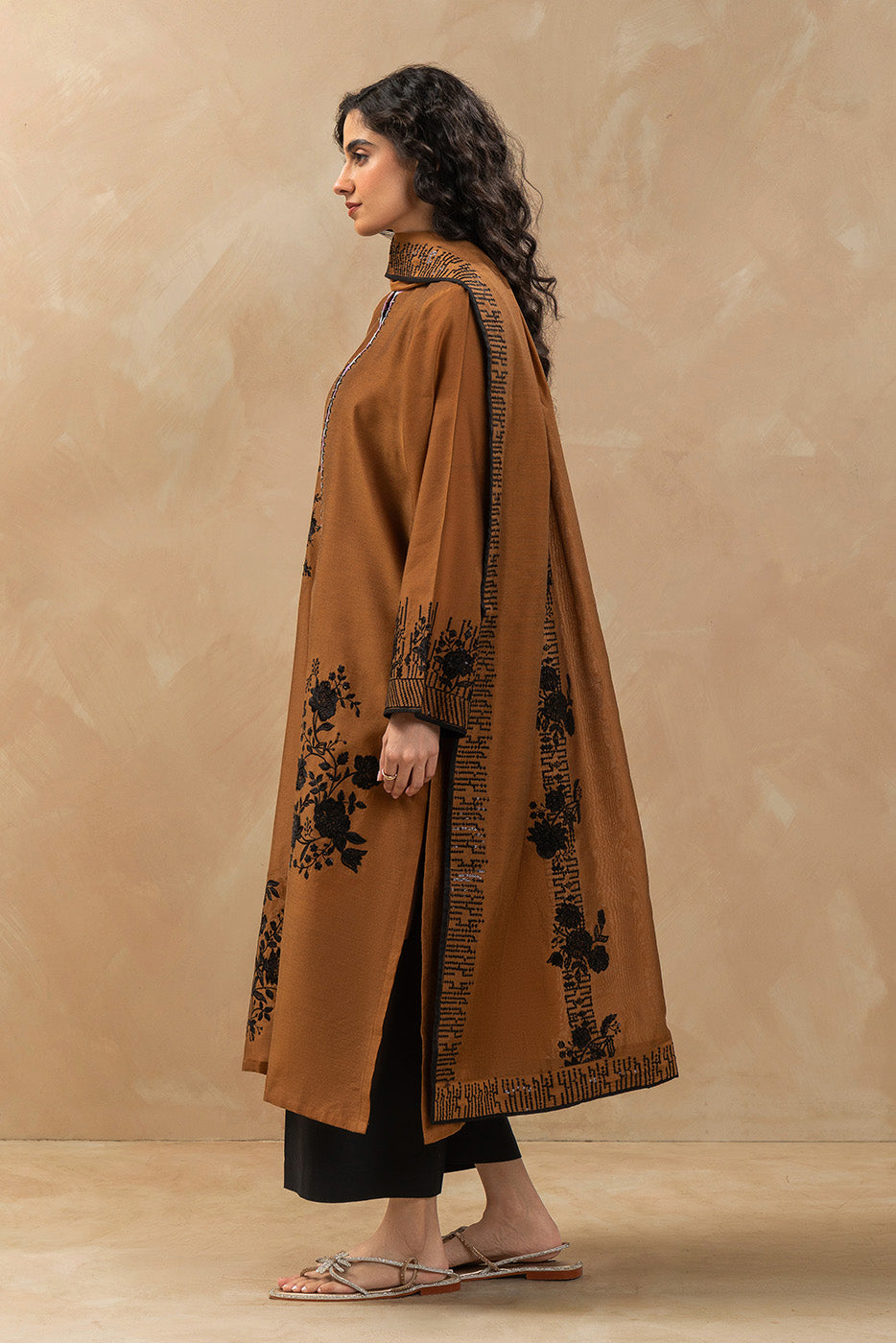 2 PIECE EMBROIDERED PAPER COTTON SUIT (LUXURY-PRET)