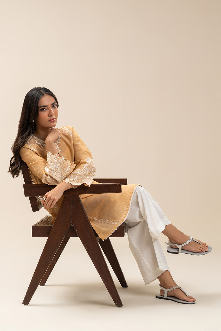 EMBROIDERED CHAMBRAY JACQUARD SHIRT (PRET)