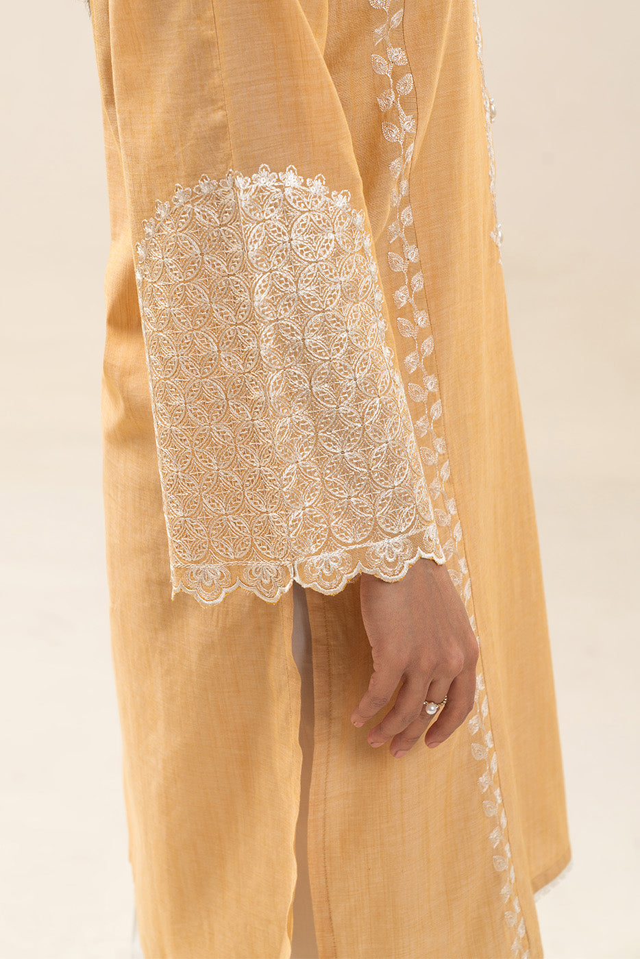 EMBROIDERED CHAMBRAY JACQUARD SHIRT (PRET)