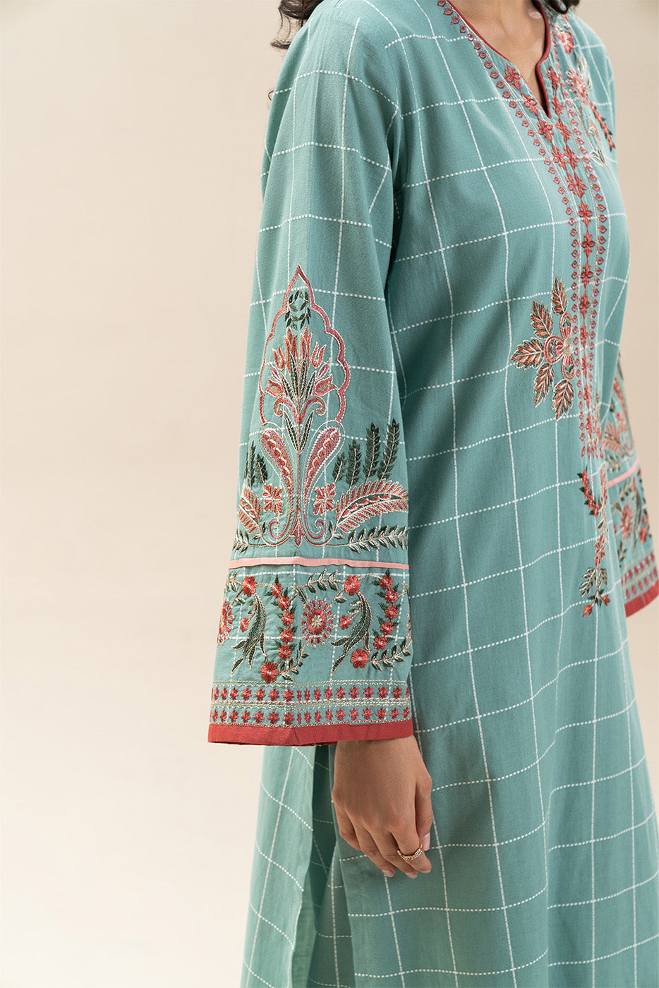 2 PIECE EMBROIDERED YARN DYED SUIT (PRET)