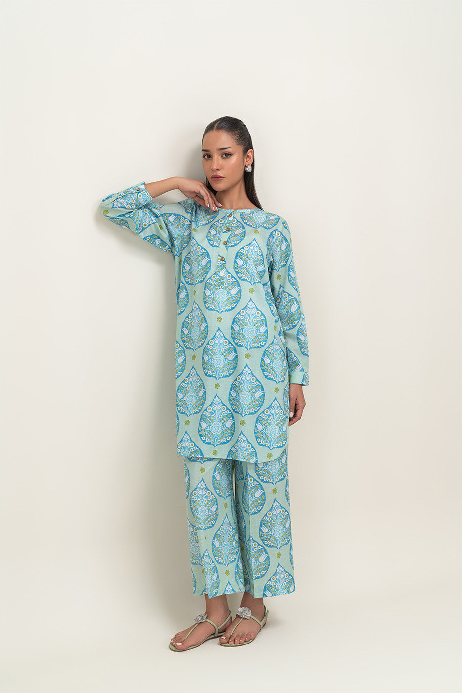 2 PIECE PRINTED LAWN SUIT (PRET)