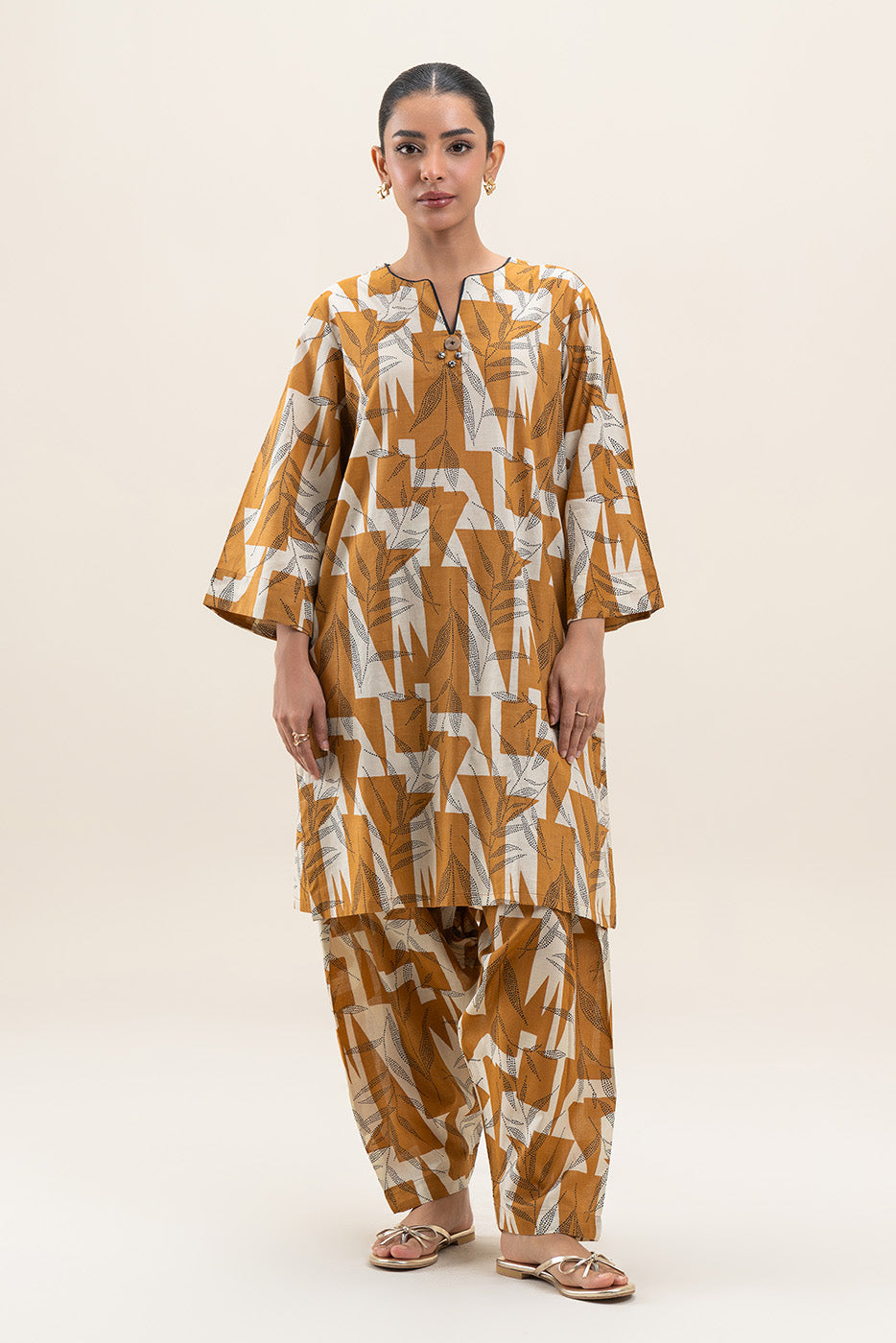 2 PIECE PRINTED LAWN SUIT (PRET)