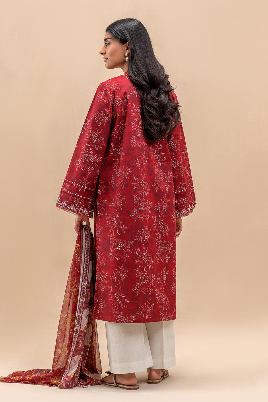 2 PIECE EMBROIDERED LAWN SUIT-CURRANT RED (UNSTITCHED)