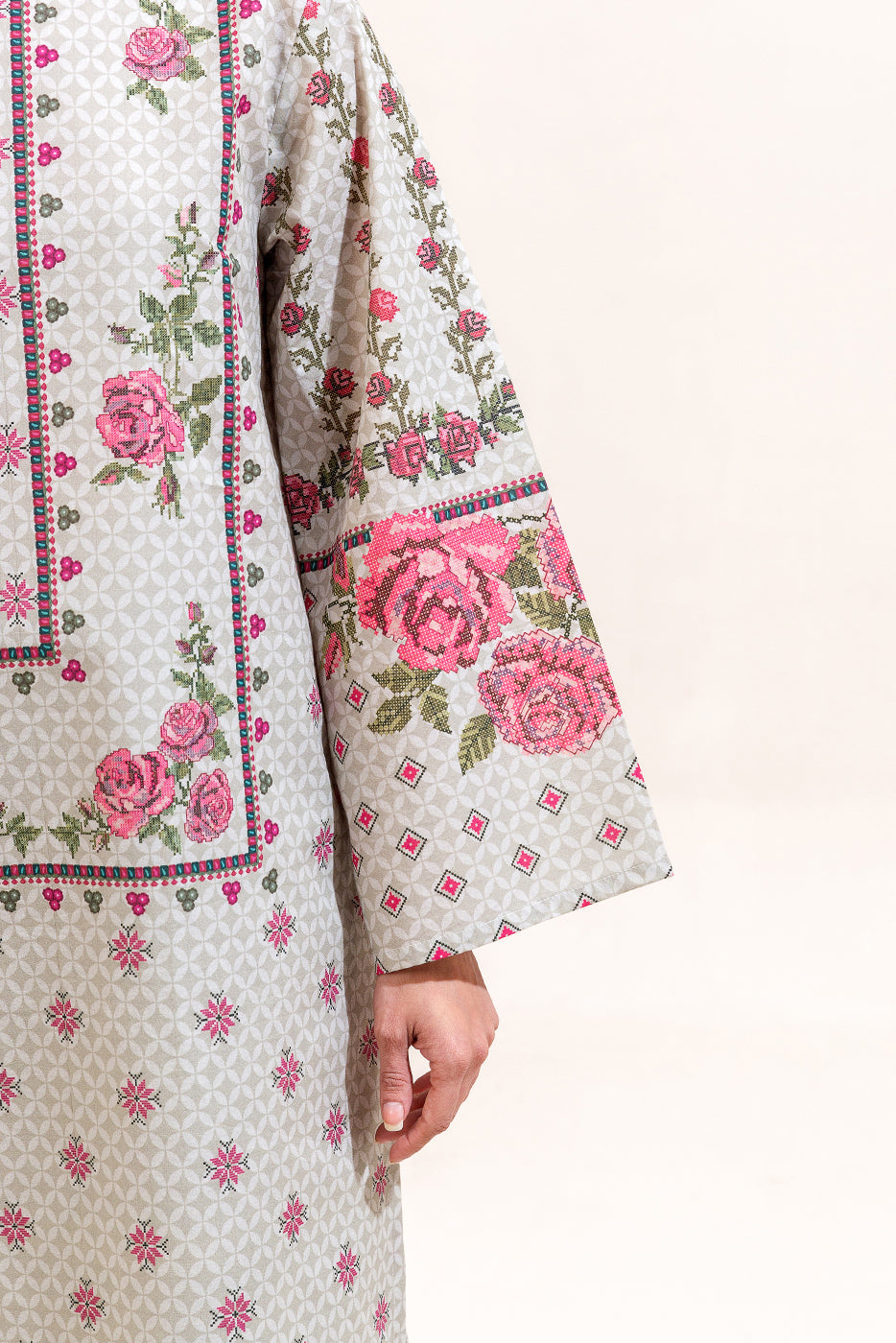 3 PIECE PRINTED LAWN SUIT-FLORA RIME (UNSTITCHED)