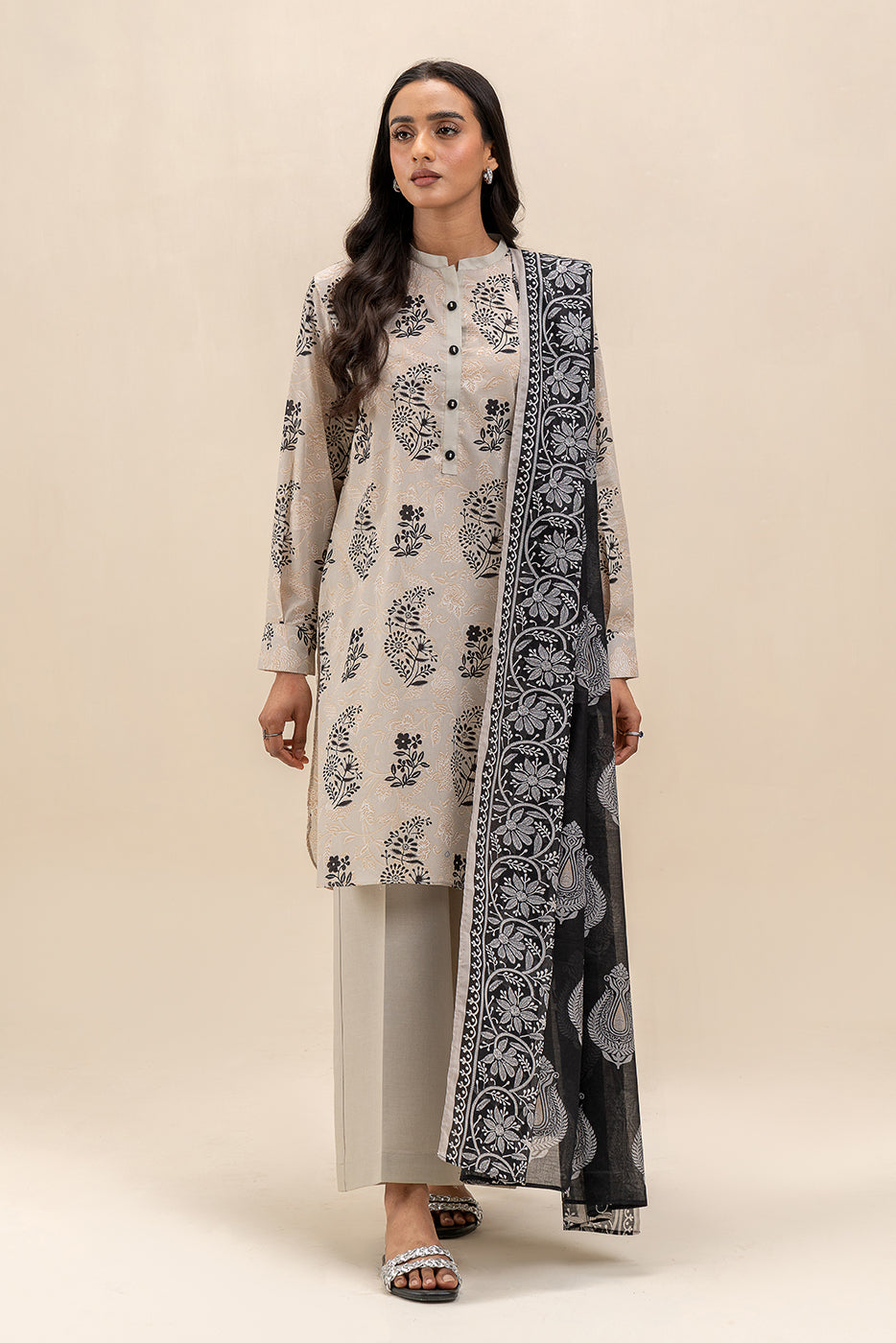 3 PIECE PRINTED LAWN SUIT-IVORY DREAM (UNSTITCHED)