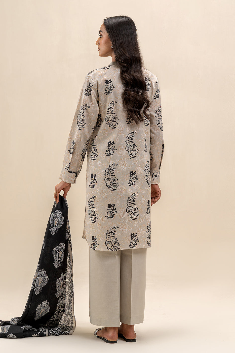 3 PIECE PRINTED LAWN SUIT-IVORY DREAM (UNSTITCHED)