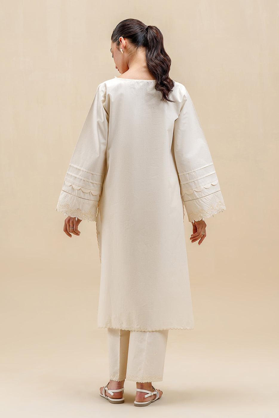 2 PIECE EMBROIDERED LAWN SUIT-PORCELAIN PURITY (UNSTITCHED)