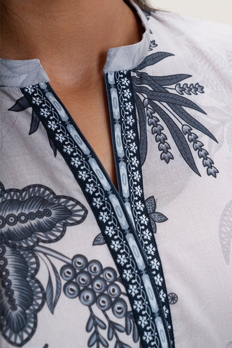 3 PIECE PRINTED LAWN SUIT-ROSY TIMBER (UNSTITCHED)