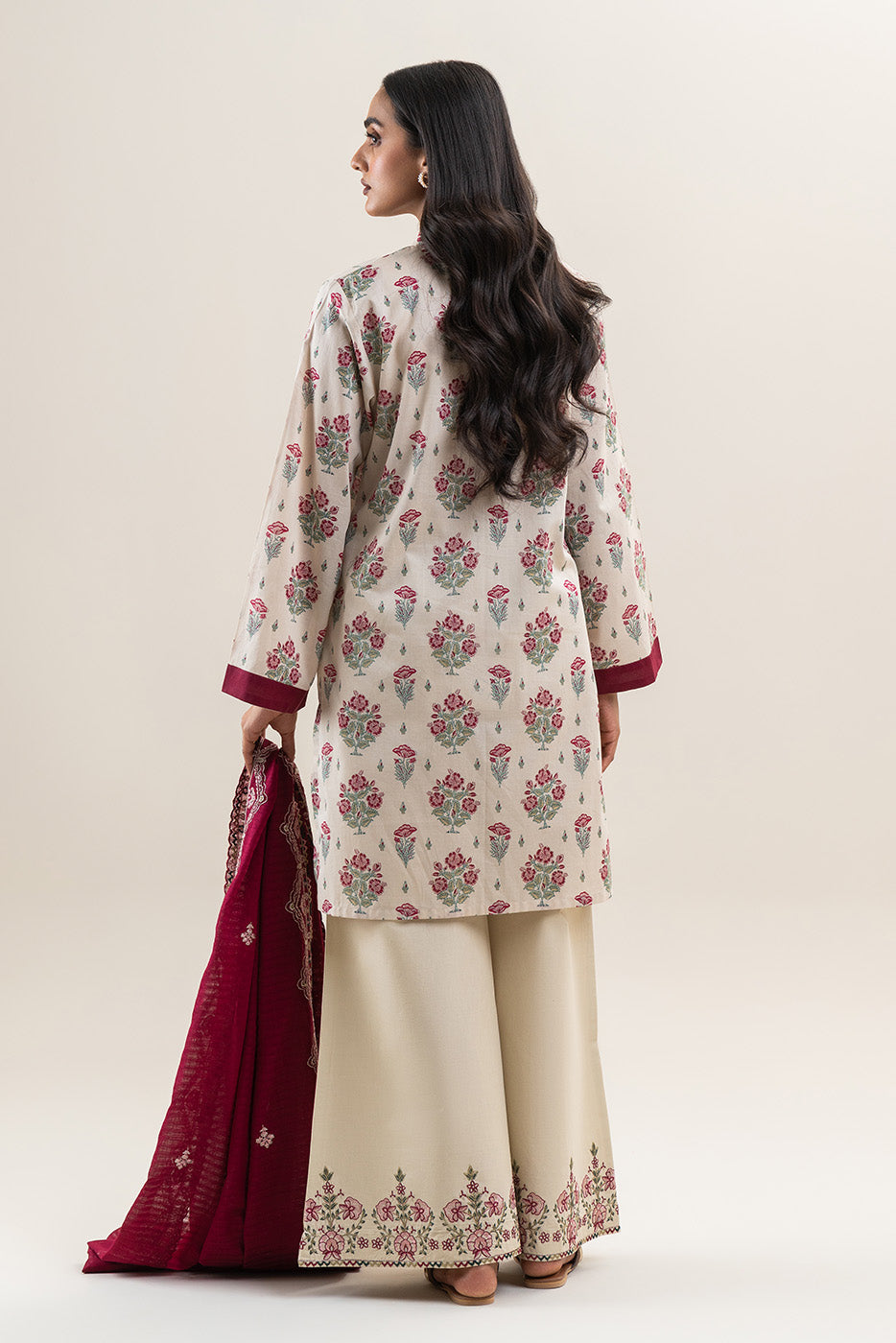 3 PIECE EMBROIDERED LAWN SUIT-GARNET MUSK (UNSTITCHED)