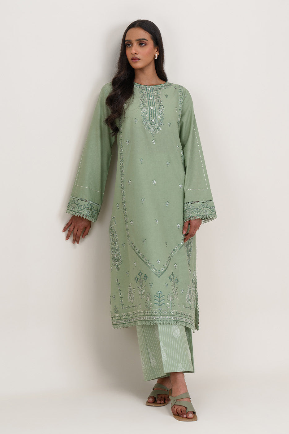 2 PIECE EMBROIDERED LAWN SUIT-MISTLETOE BLOOM (UNSTITCHED)