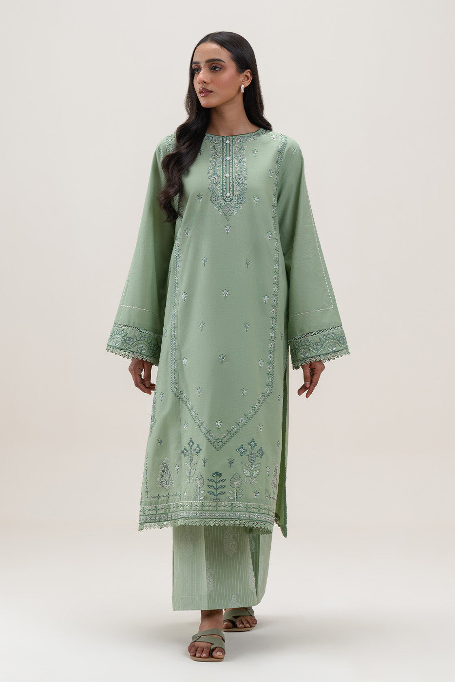 2 PIECE EMBROIDERED LAWN SUIT-MISTLETOE BLOOM (UNSTITCHED)