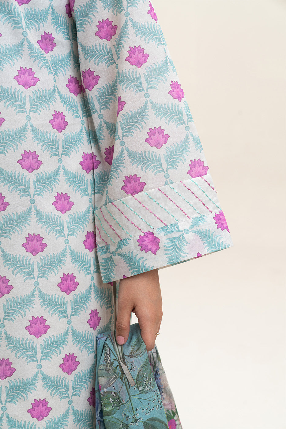 3 PIECE PRINTED LAWN SUIT-ARCTIC GLAM (UNSTITCHED)