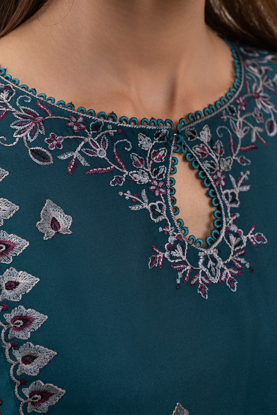 3 PIECE EMBROIDERED LAWN SUIT-PEACOCK PLUM (UNSTITCHED)