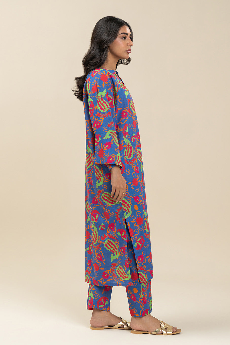 2 PIECE EMBROIDERED LAWN SUIT (PRET)