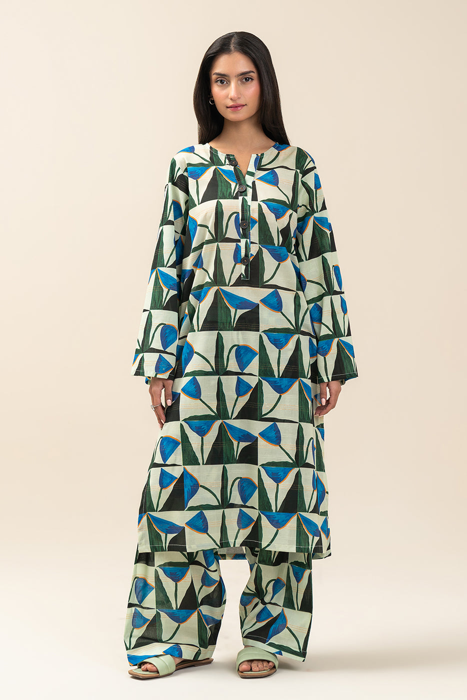 2 PIECE PRINTED LAWN DORIA SUIT (PRET)