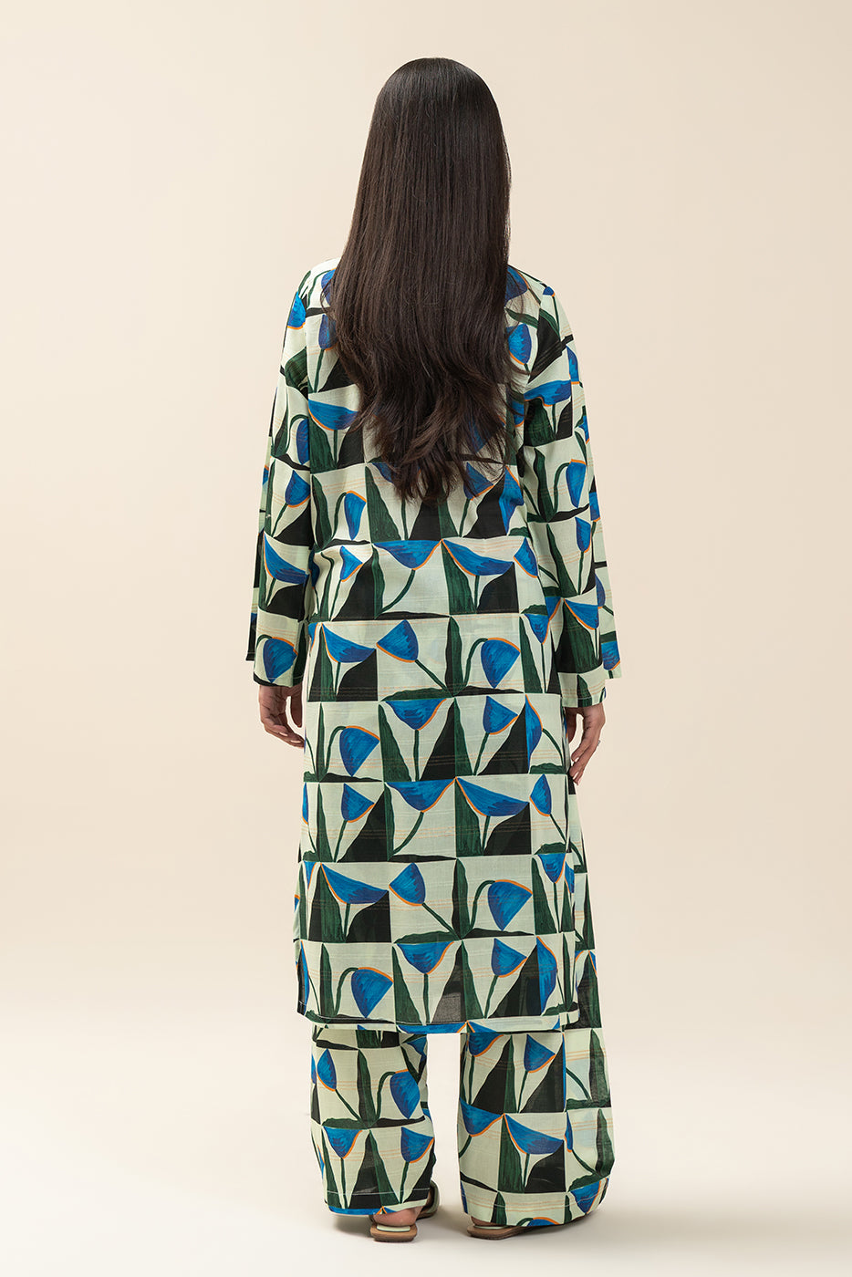 2 PIECE PRINTED LAWN DORIA SUIT (PRET)