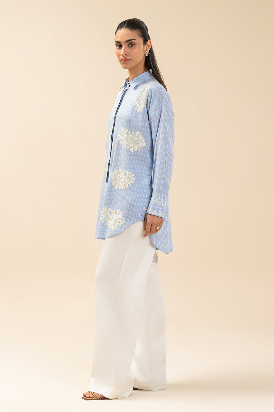 EMBROIDERED YARN DYED BLOUSE (FLOW)