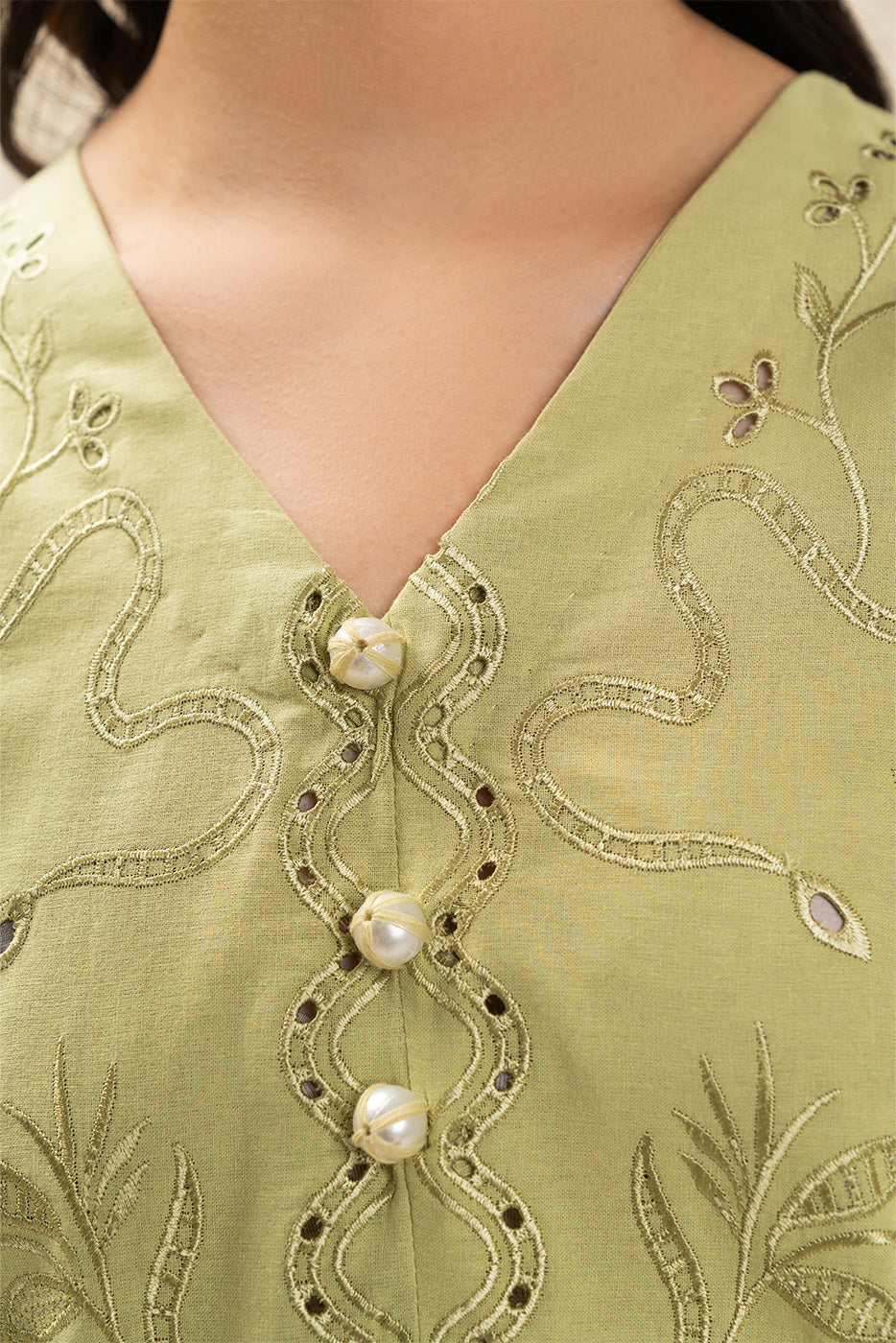 EMBROIDERED TOP (FLOW)