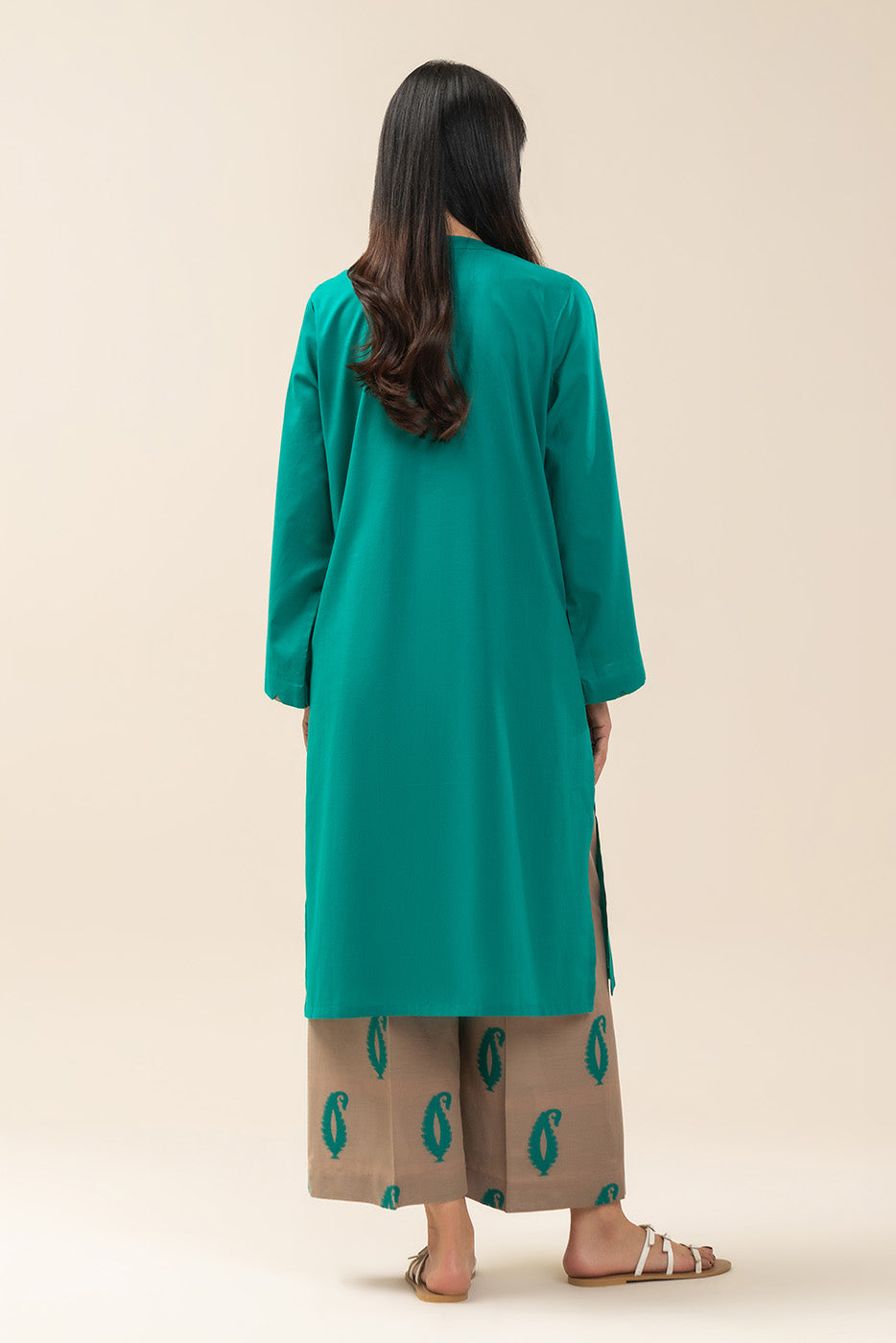 2 PIECE BASIC CAMBRIC SUIT (PRET)