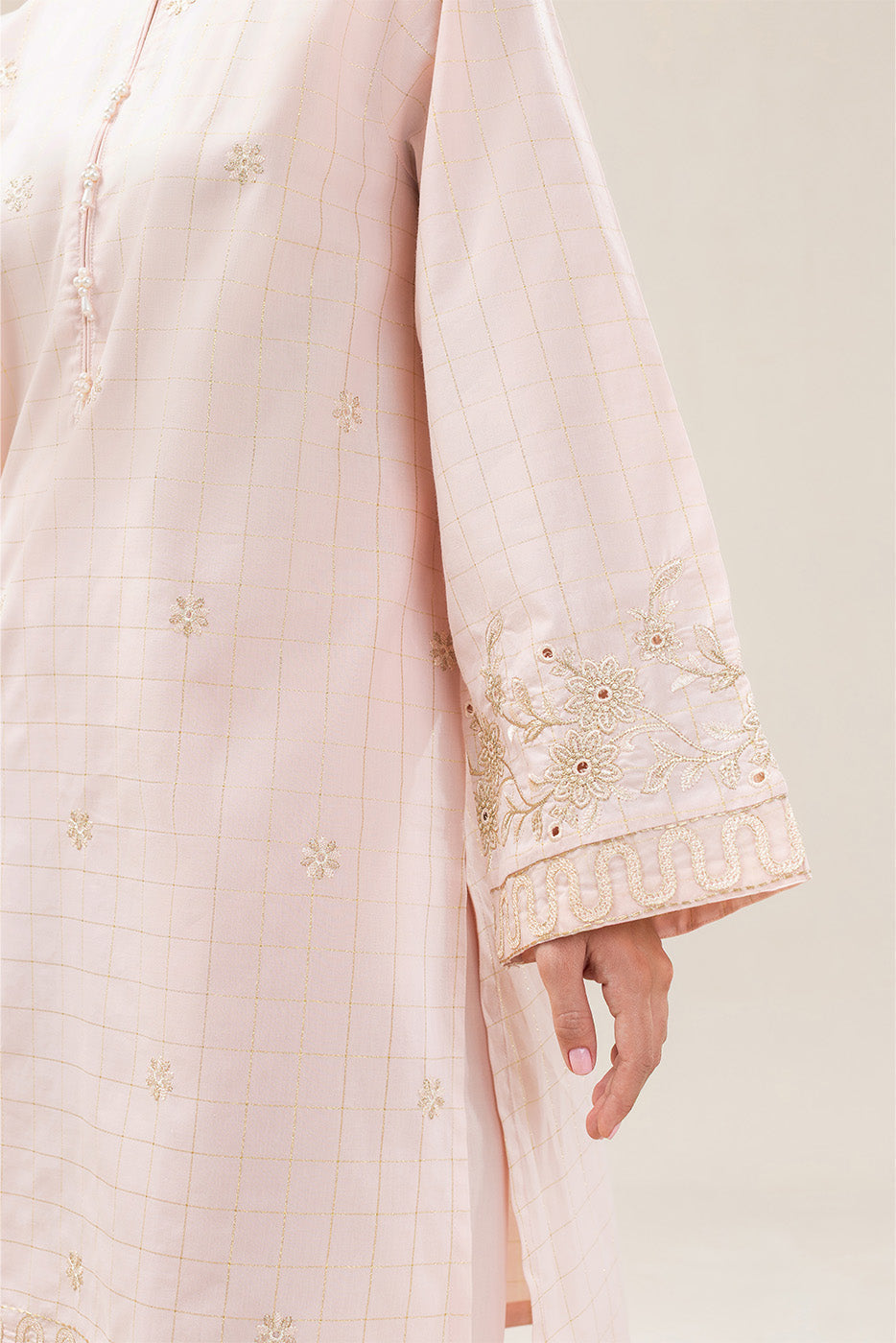 2 PIECE EMBROIDERED YARN DYED LUREX SUIT (PRET)