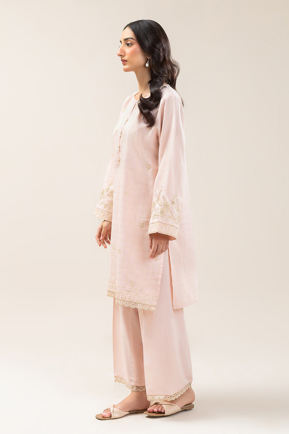 2 PIECE EMBROIDERED YARN DYED LUREX SUIT (PRET)