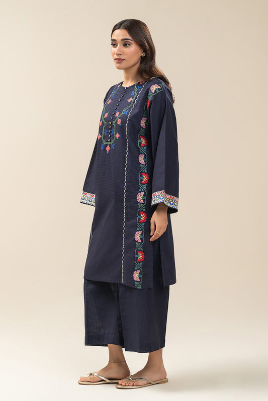 2 PIECE EMBROIDERED BOX DORIA SUIT (PRET)