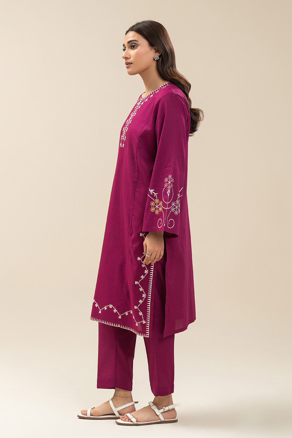 2 PIECE EMBROIDERED BOX DORIA SUIT (PRET)