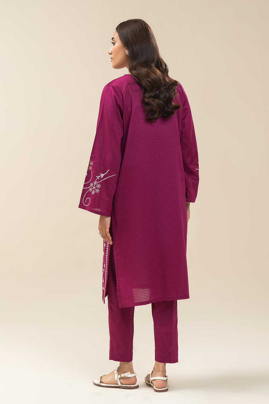 2 PIECE EMBROIDERED BOX DORIA SUIT (PRET)