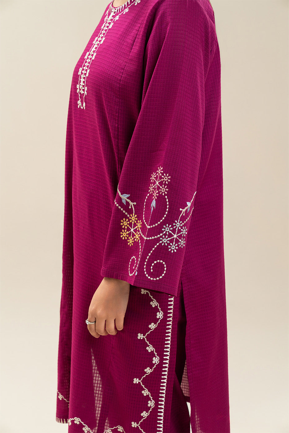 2 PIECE EMBROIDERED BOX DORIA SUIT (PRET)