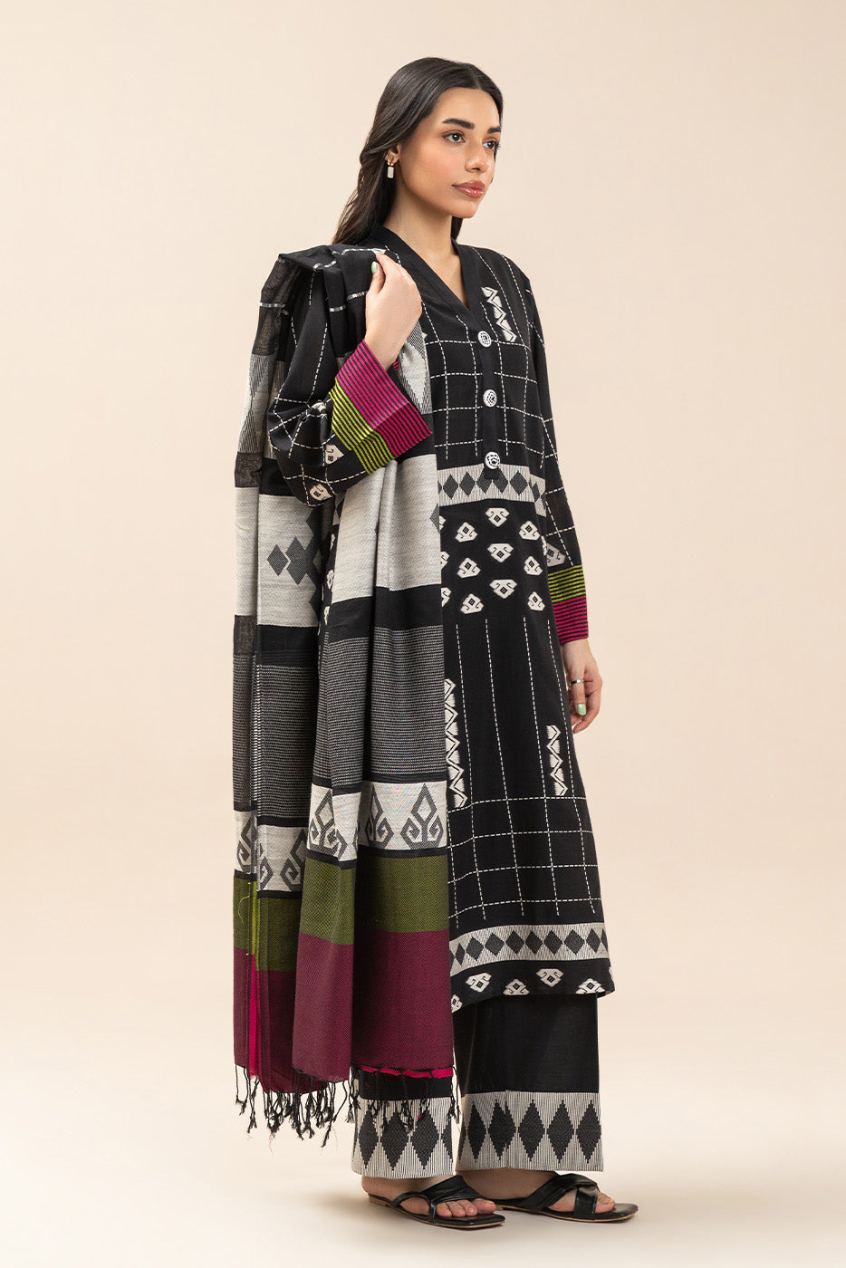 3 PIECE EMBROIDERED JACQUARD SUIT (PRET)