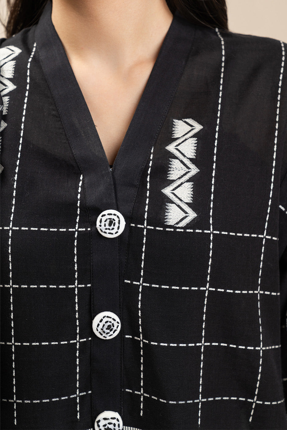 3 PIECE EMBROIDERED JACQUARD SUIT (PRET)