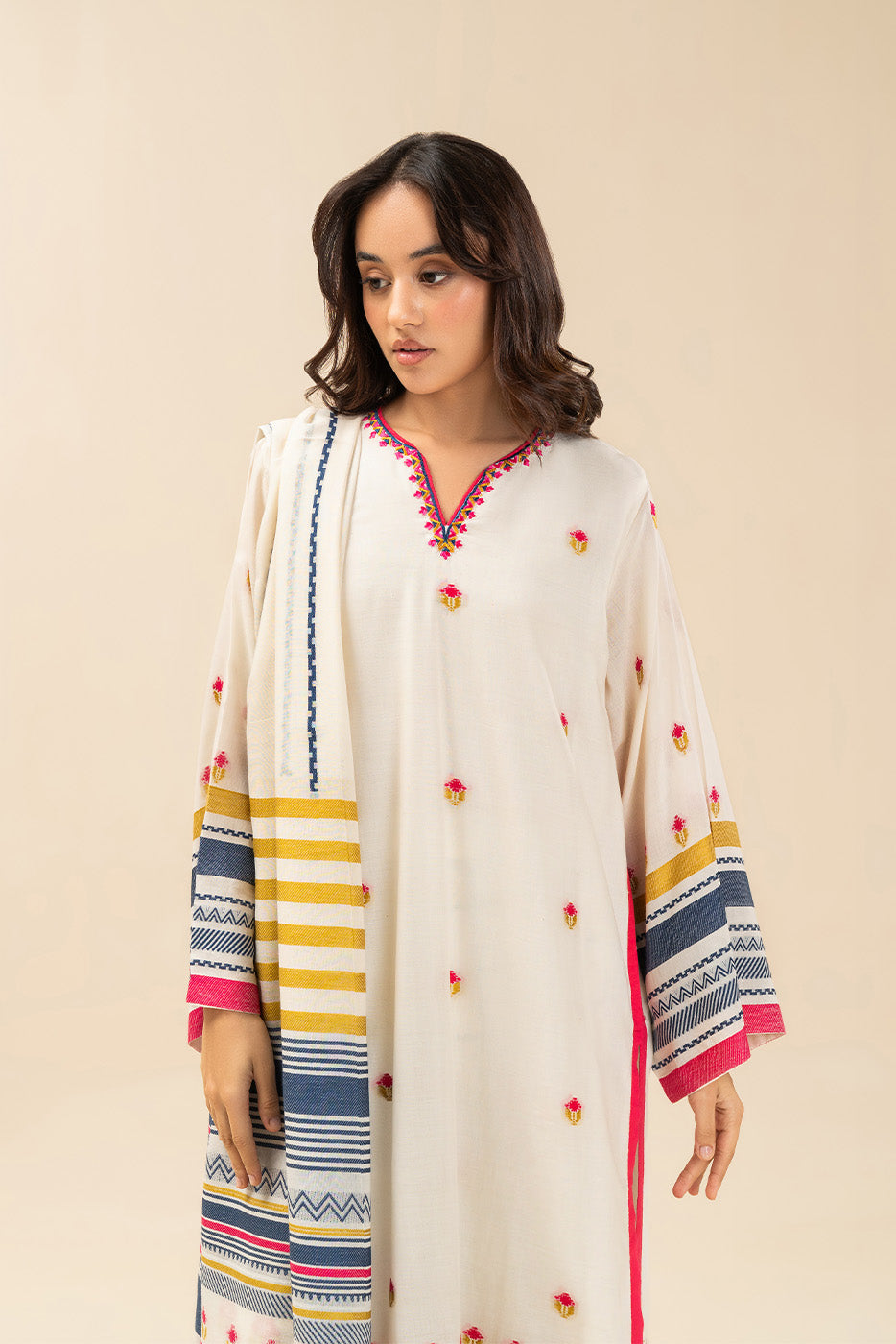 3 PIECE EMBROIDERED JACQUARD SUIT (PRET)